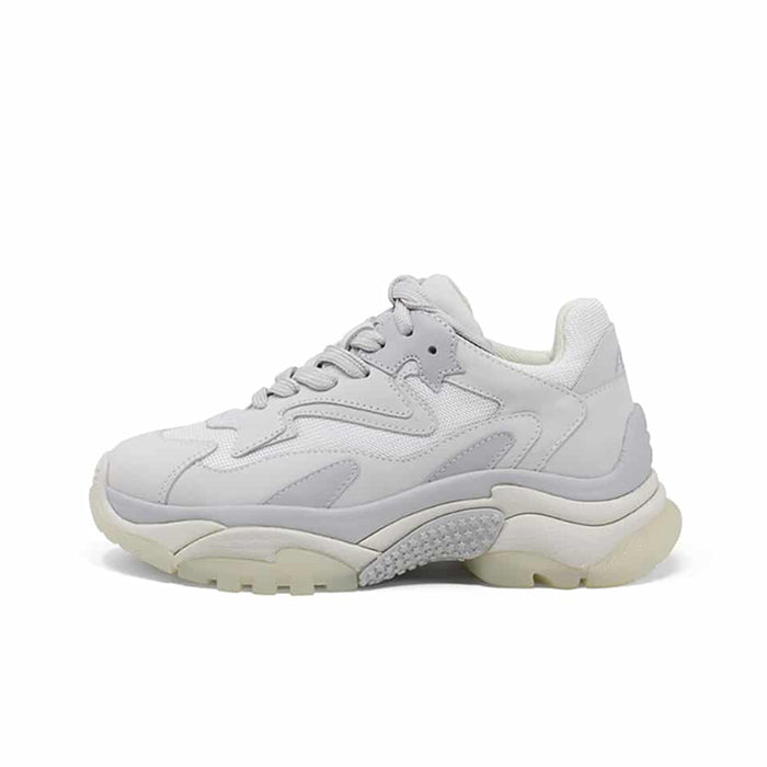 Women’s leather low-top sneakers in off-white, chunky sole with lace-up closure