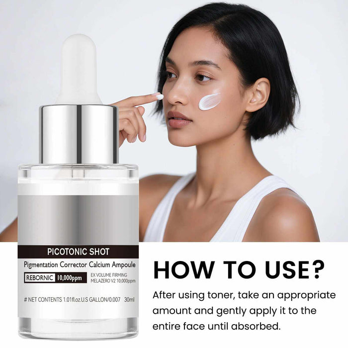 Solution de soin facial Care Suit pour éclaircissement de la peau, flacon blanc avec pompe, visible sur l'image.