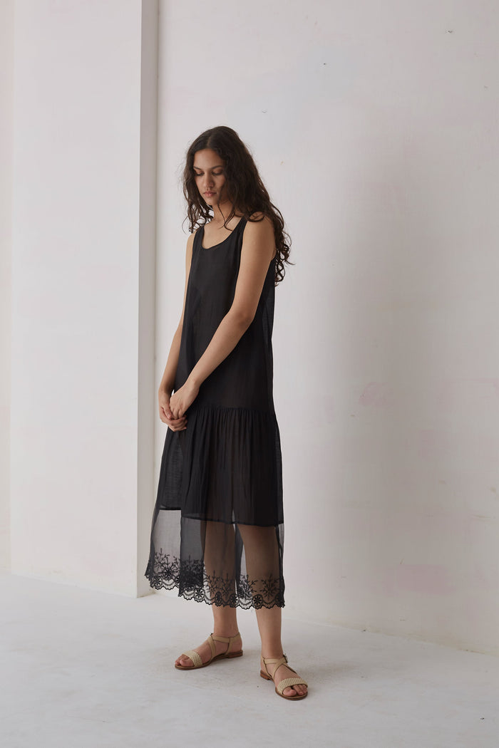 COTTON SILK UNDERLAYER WITH ORGANZA