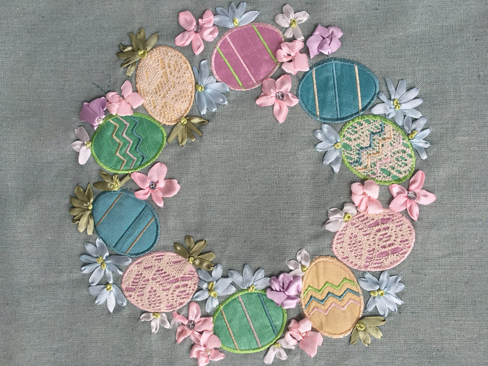 Easter Wreath of Eggs Table Runner