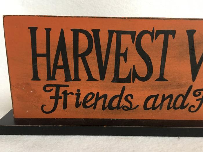 Harvest Welcome With Raven Block Sitter
