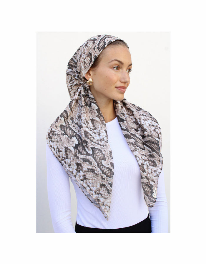 Pre-tied snake-skin patterned headscarf in gray with dark accents