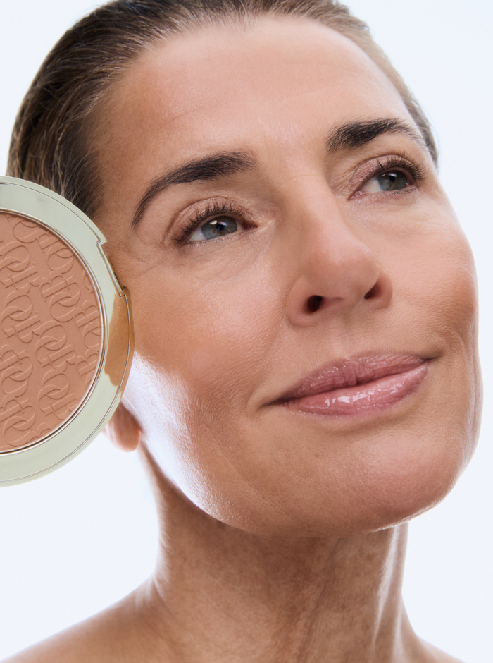 Soft Focus Powder Bronzer | Medium